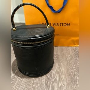 Louis Vuitton Cannes Epi Black
Vanity Handbag